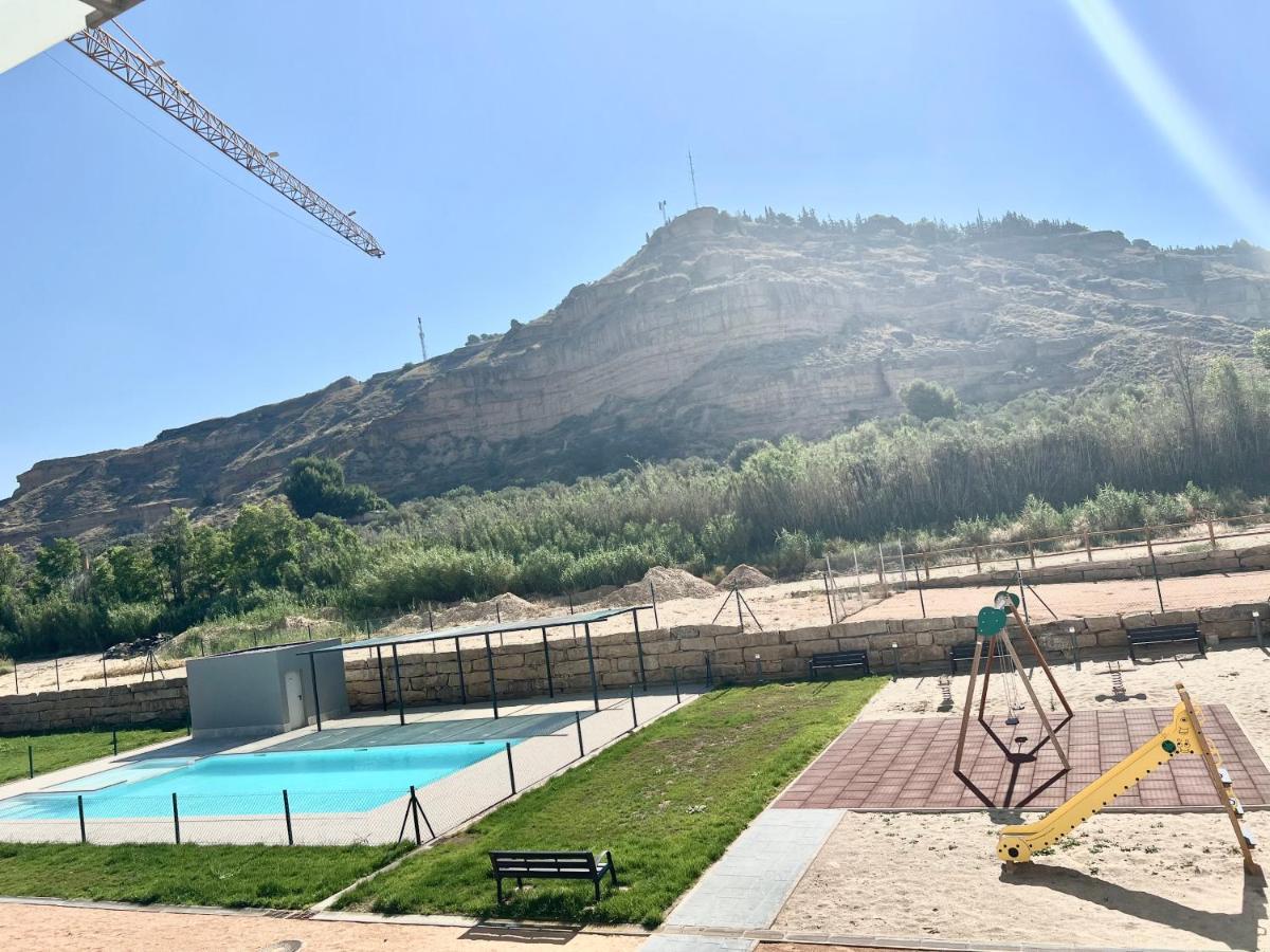 Precioso Piso Monzon Terraza, Parking,Piscina,Zona De Juegos Διαμέρισμα Εξωτερικό φωτογραφία